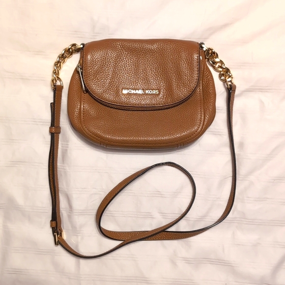 Michael Kors crossbody leather purse - Picture 1 of 8